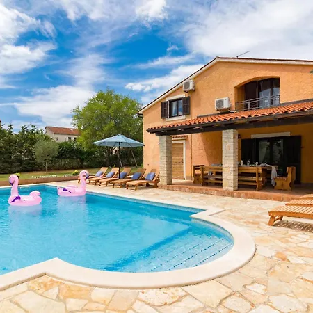 بيت للعطل Iii بولا