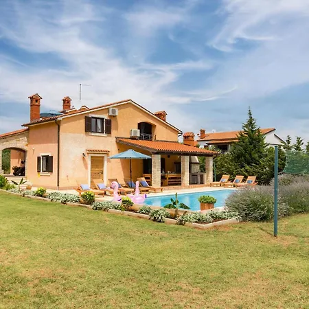Holiday home Muntic Iii *
