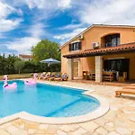 Сasa de vacaciones Muntic Iii Pula