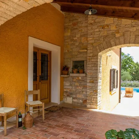 Будинок відпочинку Muntic Iii Пула