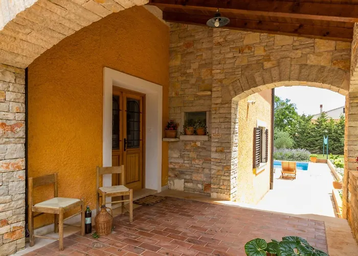 Будинок відпочинку Muntic Iii Пула