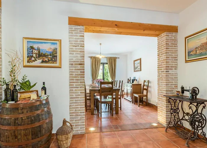 Будинок відпочинку Muntic Iii