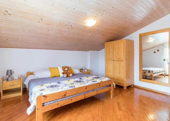 Muntic Iii Vikendica *